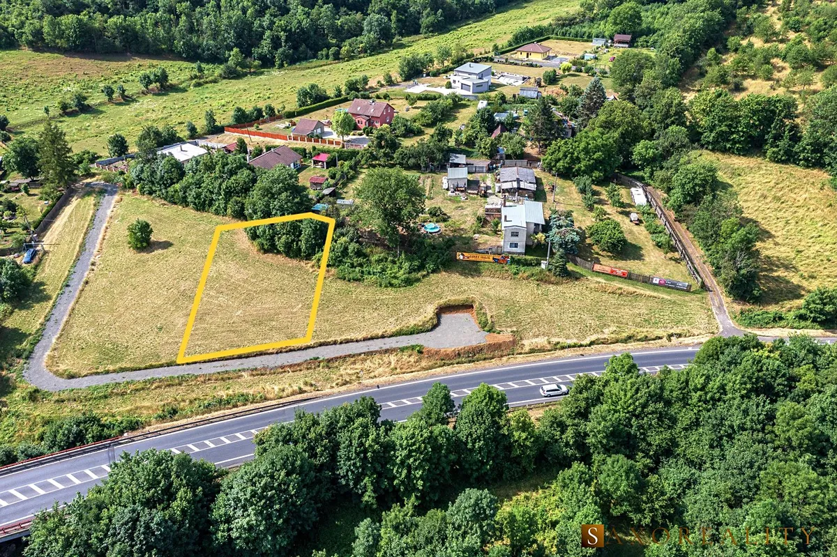 Prodej stavebního pozemku 1058 m²